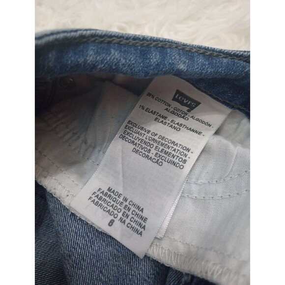 Levi's Womens Jeans Size 6 Capri Demi Curve Mid Rise - Picture 7 of 10